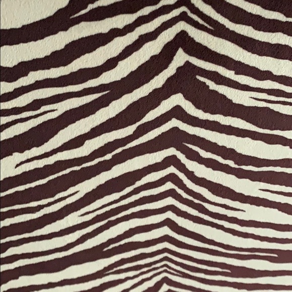 Meet your Posher, Lisa - Picture 2 of 2